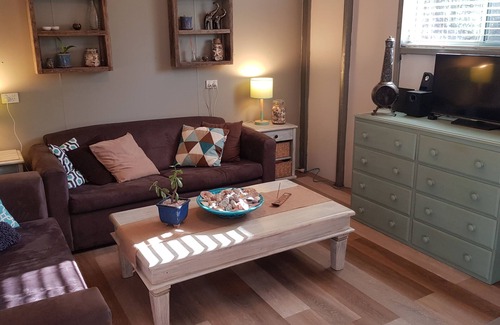 Wallagoot House | Adorable Guest House with fireplace in forest setting. One or two Queen Beds.