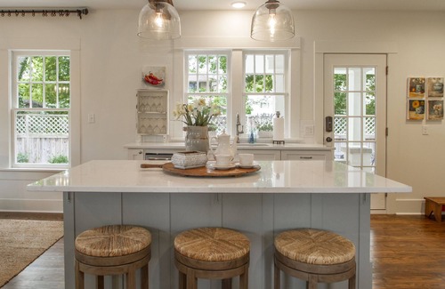 Conway Cottage | Adorable historic cottage close to downtown and colleges