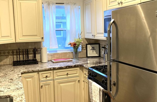 Mount Holly House | Adorable Home, Central Spot, All Welcome