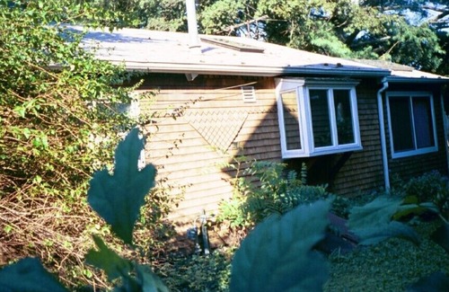 Manasquan Cottage | Adorable Irish Cottage-2 Bedroom, Fenced yard, Pets, Open Concept, Easy Access