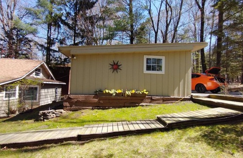 Tafton Ski Chalet | Adorable lake home with 2 bedrooms and sleep in loft with full size beds