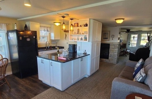 Ashville House | Adorable lakefront 4-bedroom house with AC in Ashville on Chautauqua Lake