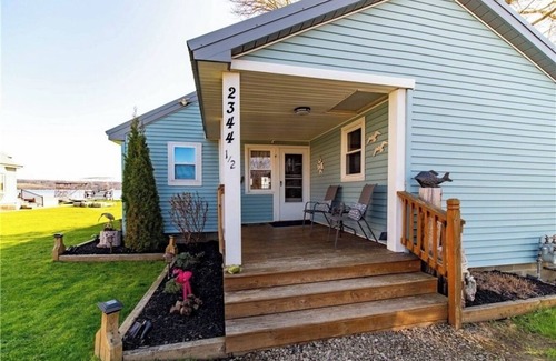 Ashville House | Adorable lakefront 4-bedroom house with AC in Ashville on Chautauqua Lake