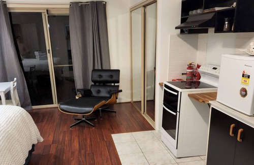 Molendinar House | Adorable studio in a peaceful area of Gold Coast