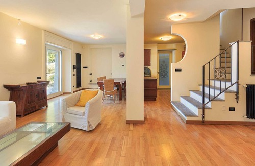 Oliveto Lario Villa | Adorable villa with garden and terrace directly by the lake! Villa Clarissa