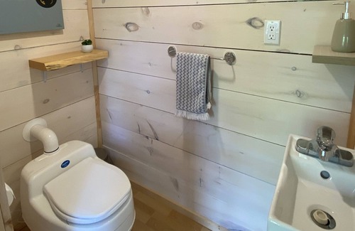 Central Frontenac Cabin | AdorableTiny Home