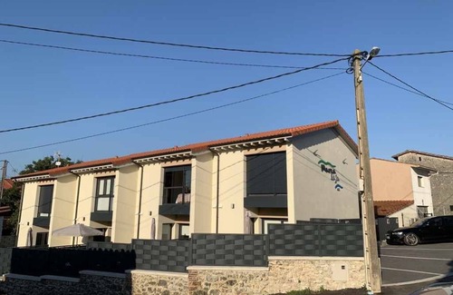 Poo Apartment | Adosado-duplex Marea Baja 2; Zona Playa, Ideal Familias, Parejas y Amigos