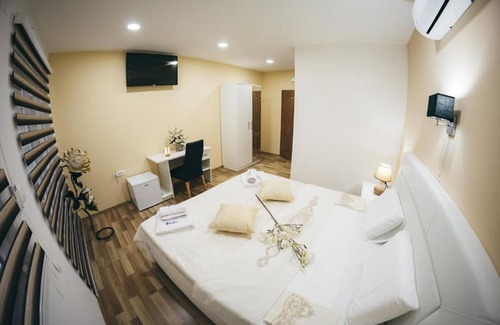 Trn House | Adria Centar Koćuša - Deluxe Triple Room with Balcony 13