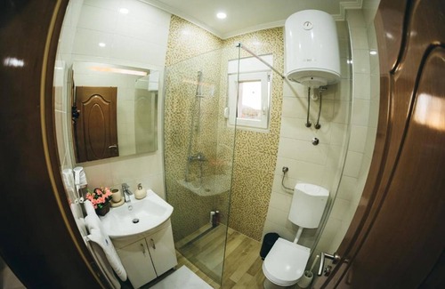 Trn House | Adria Centar Koćuša - Deluxe Triple Room with Balcony 13