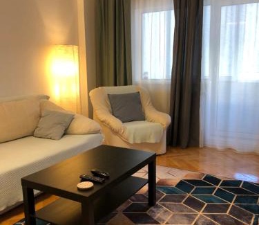 Ploiesti Apartment | Adrian Home, Central