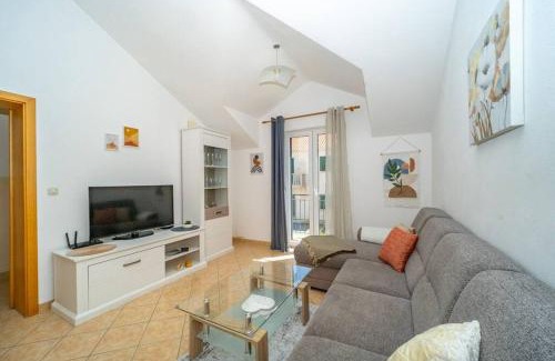 Postira Apartment | Adriatic Sea View Penthouse Apartment with parking - 5 min walk to coast