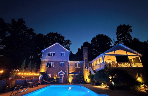 Sedgefield Apartment | Adult Retreat - Great Location - Guest Suite with Luxe Amenitiesn