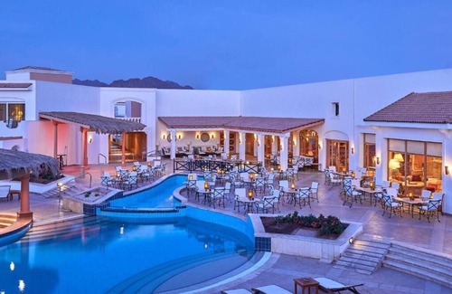 Ras Umm Sid Hotel | Adults-Only Getaway w/Beach, Pools, Full-service Spa & Walkable Old Market