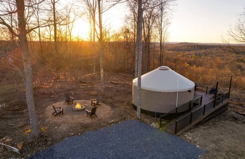 Knox Dale RV Rental | Adventure Abode | Modern Yurt w/Hot Tub, Bubble Dome + ADA Access