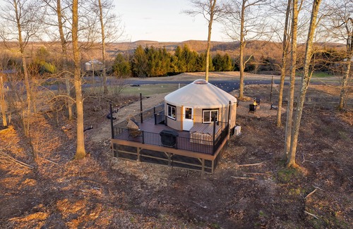 Knox Dale House | Adventure Abode YURT | Wheelchair Ramp, HOT TUB + Views!