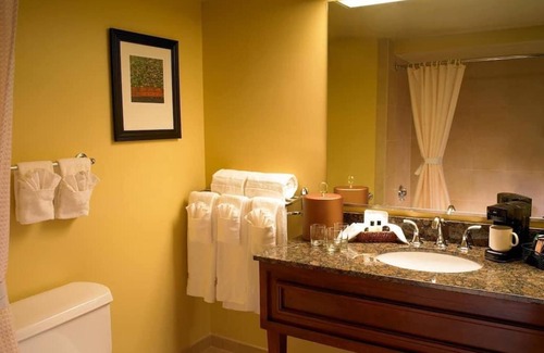Laughlin House | Adventure Awaits! 2 Spacious Units, Casino, Pool, On-site Restaurants and Bars