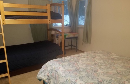 Fruitland Cabin | ADVENTURE AWAITS! Walk to Lake Roosevelt From a Cabin in the Woods...