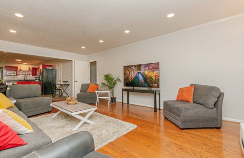 Asheboro House | Adventure Lodge-Gameroom, Fire Ring, NC ZOO, Seagrove Pottery, Lazy 5 Ranch