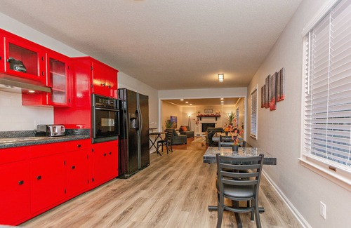 Asheboro House | Adventure Lodge-Gameroom, Fire Ring, NC ZOO, Seagrove Pottery, Lazy 5 Ranch