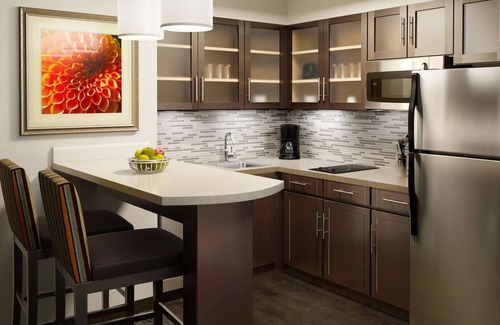 Las Colinas Apartment | Adventure Trip! Minutes Walk from Thomas Jefferson Park! 3 Spaces, Pool Access!