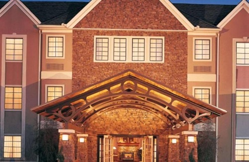 Las Colinas Apartment | Adventure Trip! Minutes Walk from Thomas Jefferson Park! 3 Spaces, Pool Access!
