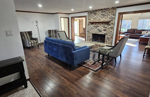 Fort Worth House | Advertising min 30d stay to comply with an unconstitutional local city ordinance