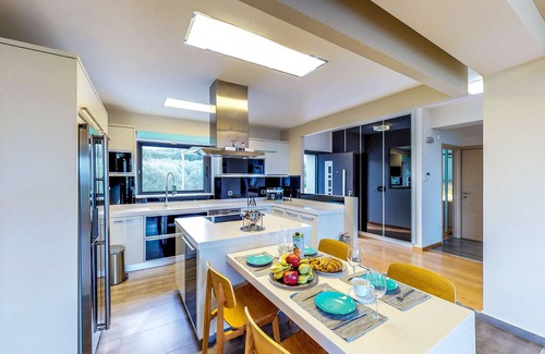 Kontomari Villa | Aegea Villa Chania: 5' to Beach/Private Heated Pool/Sea View/Gym