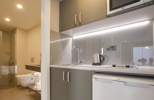 Cesme Apartment | AEGEAN Apartments Cesme - Suite Superior Room, Pool View, Living Room