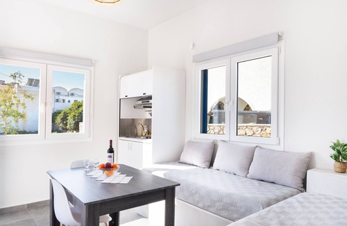 Perissa Apartment | Aegean Blue Santorini Perissa II near the beach with Private Terrace & Wi-Fi