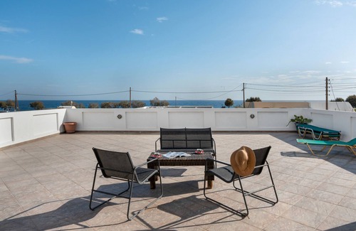 Perivolos Apartment | Aegean Blue Santorini Perivolos near the Beach with Sea View & Wi-Fi