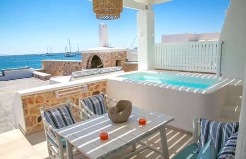 Exomytis Apartment | Aegean Melody Suites- Elegant Suite with hot tub