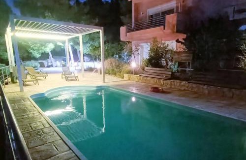 Loutraki-Agioi Theodoroi Apartment | Aegean View Villa