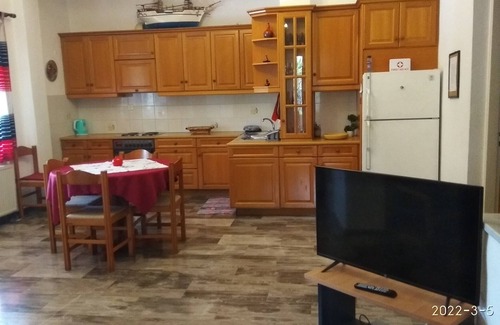Aegina Cottage | Aegina town, summer house with beautiful garden