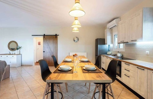 Messini House | Aelia Guesthouse - Private Garden Retreat