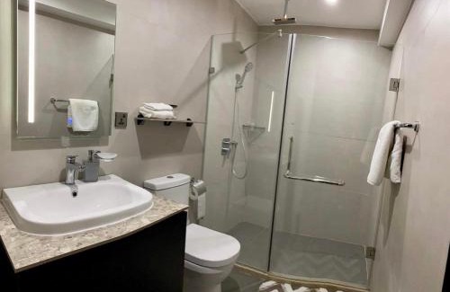 Poblacion District Apartment | Aeon Towers Executive Suite 2BR 18th floor