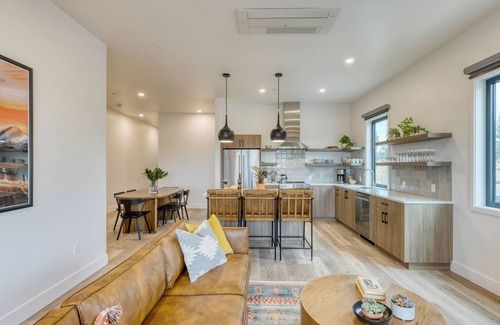 Bend House | Aerie Modern 4 Unit Buyout | 4 Units w/Hot Tub + Mountain Views | Near Downtown