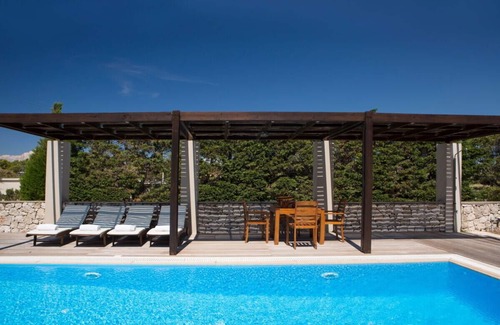 Agios Ioannis Villa | Aeriko-Varko Beachfront Villa with Stunning View and Private Pool
