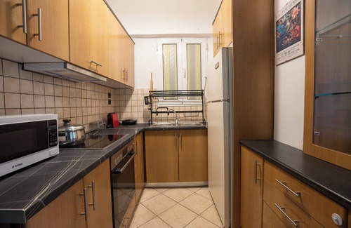Athens Apartment | Aesthisis-Downtown 2-bedroom apartment with WiFi and AC in welcoming Athina