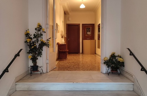Athens Apartment | Aesthisis-Downtown 2-bedroom apartment with WiFi and AC in welcoming Athina