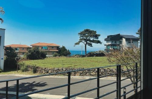 Aewol House | Aewol Bada Poomeun Property