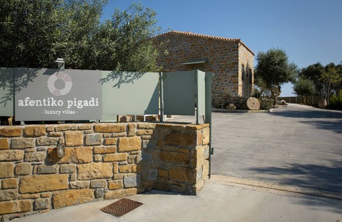 Pylos-Nestoras Apartment | Afentiko Pigadi - Studio with Garden View