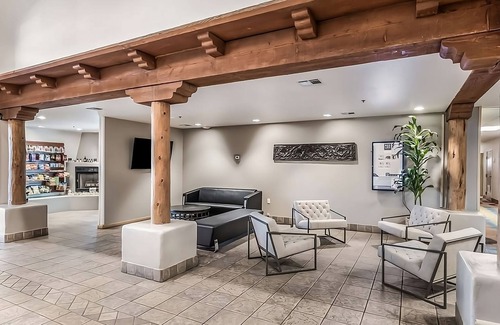Palm Valley Hotel | Affordability Meets Comfort at Red Lion Inn Goodyear Phoenix! Free Parking