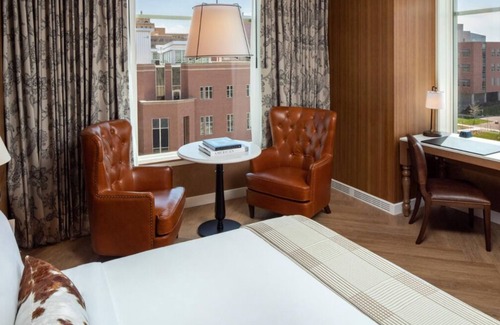 Fitzsimons Hotel | Affordability Meets Comfort! 4 Relaxing Units, Near Denver Botanic Gardens