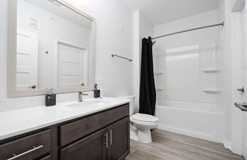Fishers Apartment | Affordable 2-Bedroom Fishers - Pool View