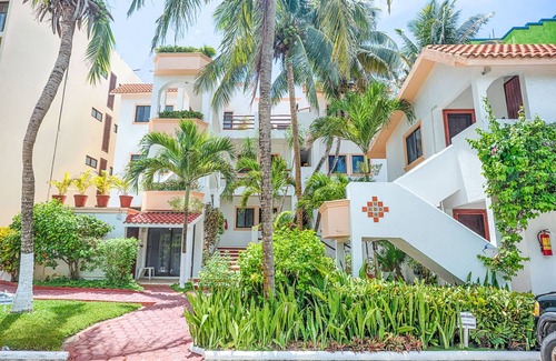 Akumal Condo | Affordable, bright studio with beach access, AC and WiFi!