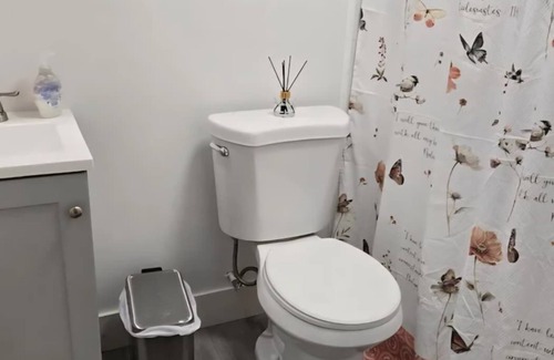 Coral Way Bed & Breakfast | Affordable, Clean and Supported -24/7 Staff onsite