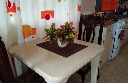Charlotte Apartment | Affordable, Cozy Honeymoon, Spring Break, Bay View Apartment