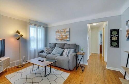 Southfield House | Affordable Family Friendly Home W/ Ping Pong Table