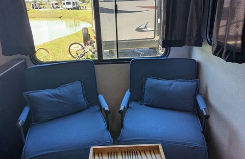 Foley House | Affordable family vacay. Pet friendly, cozy RV 30 minutes to beach