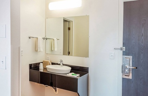 Shelby Hotel | Affordable Getaway! Pet-Friendly Property, Close to Carousel Rest Area of Shelby